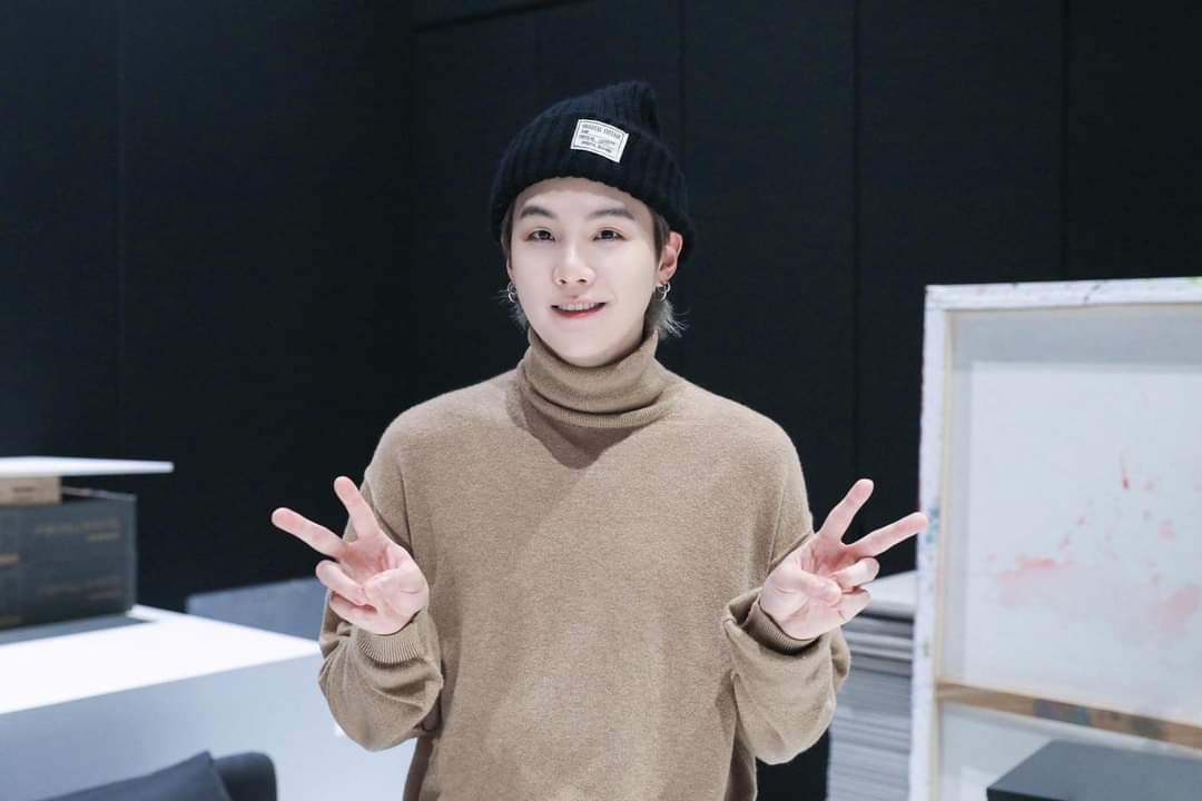 Quynh03052003's tweet photo. 윤기아 생일축하하고 항상 행복하세요❤🎂🎊
@BTS_twt 
#HappyBirthdaySUGA 
#SUGA https://t.co/73HWHtPWmZ