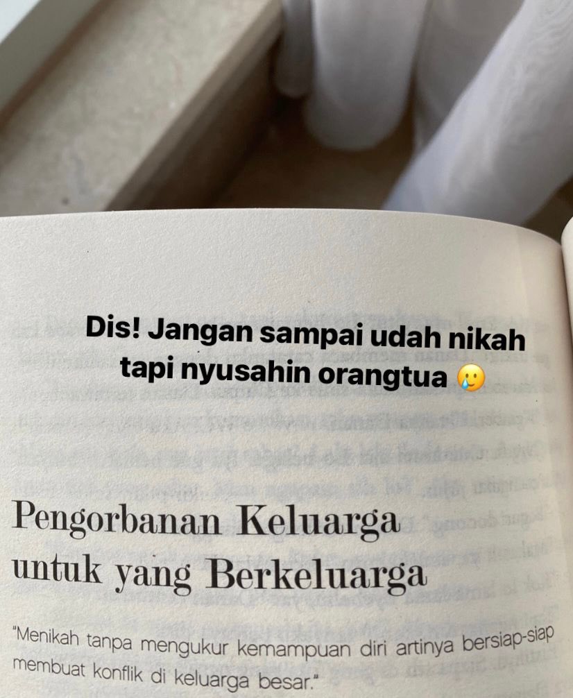 AREAJULID's tweet photo. Dis! Menurut kalian gimana nih? Sumber : Novel Home Sweet Loan https://t.co/YnQhrQ5IBk