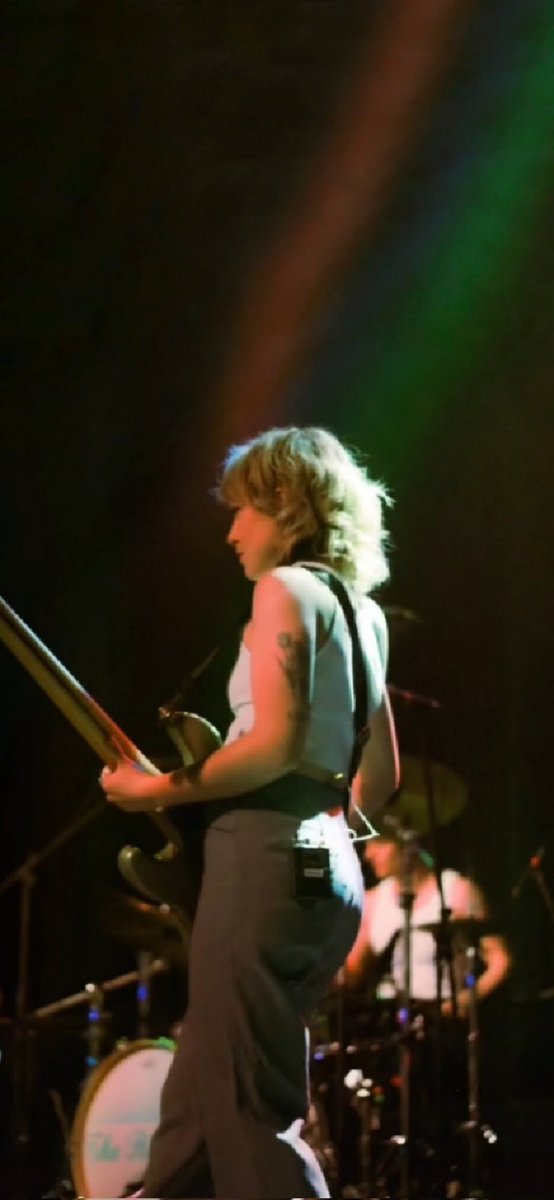 brookiethinker's tweet image. hi everyone 💛, i made this wallpaper out of this pic somebody took at their last concert, you can use it if you want