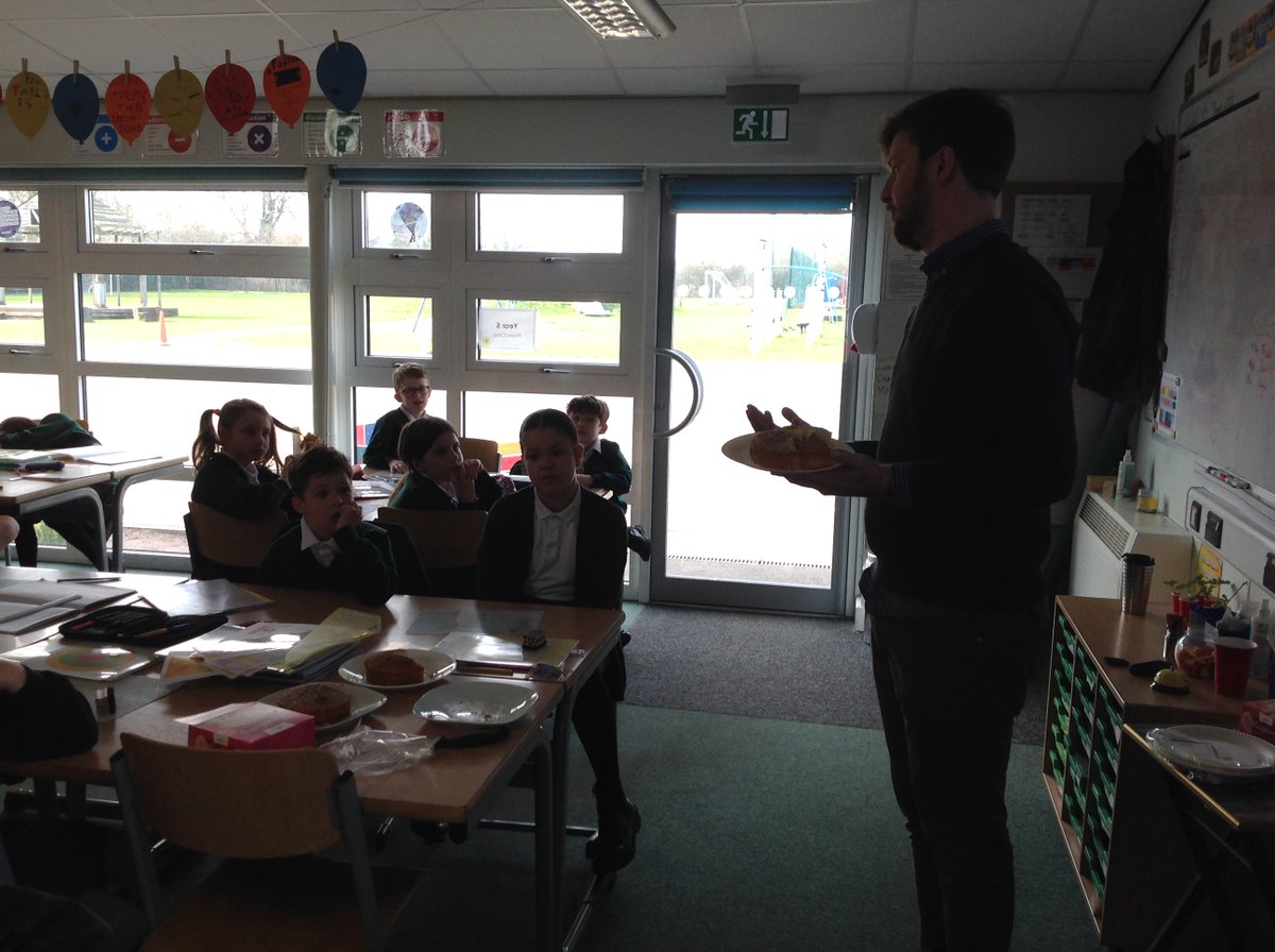 Foxes_Class's tweet image. Teaching fractions can be really difficult. Especially if you have to eat the resources afterwards... 
#mathslesson #fractions #sixthsofcake