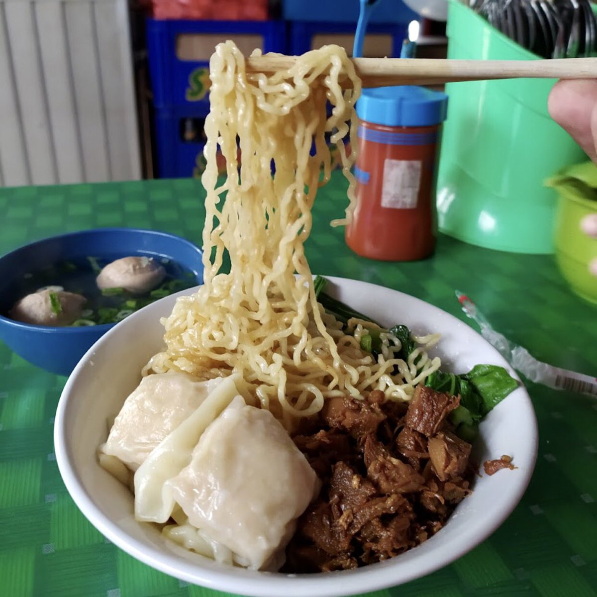 kotabekasikeren's tweet image. Rekomendasi Mie Ayam di Bekasi Timur

🍜A Thread🍜