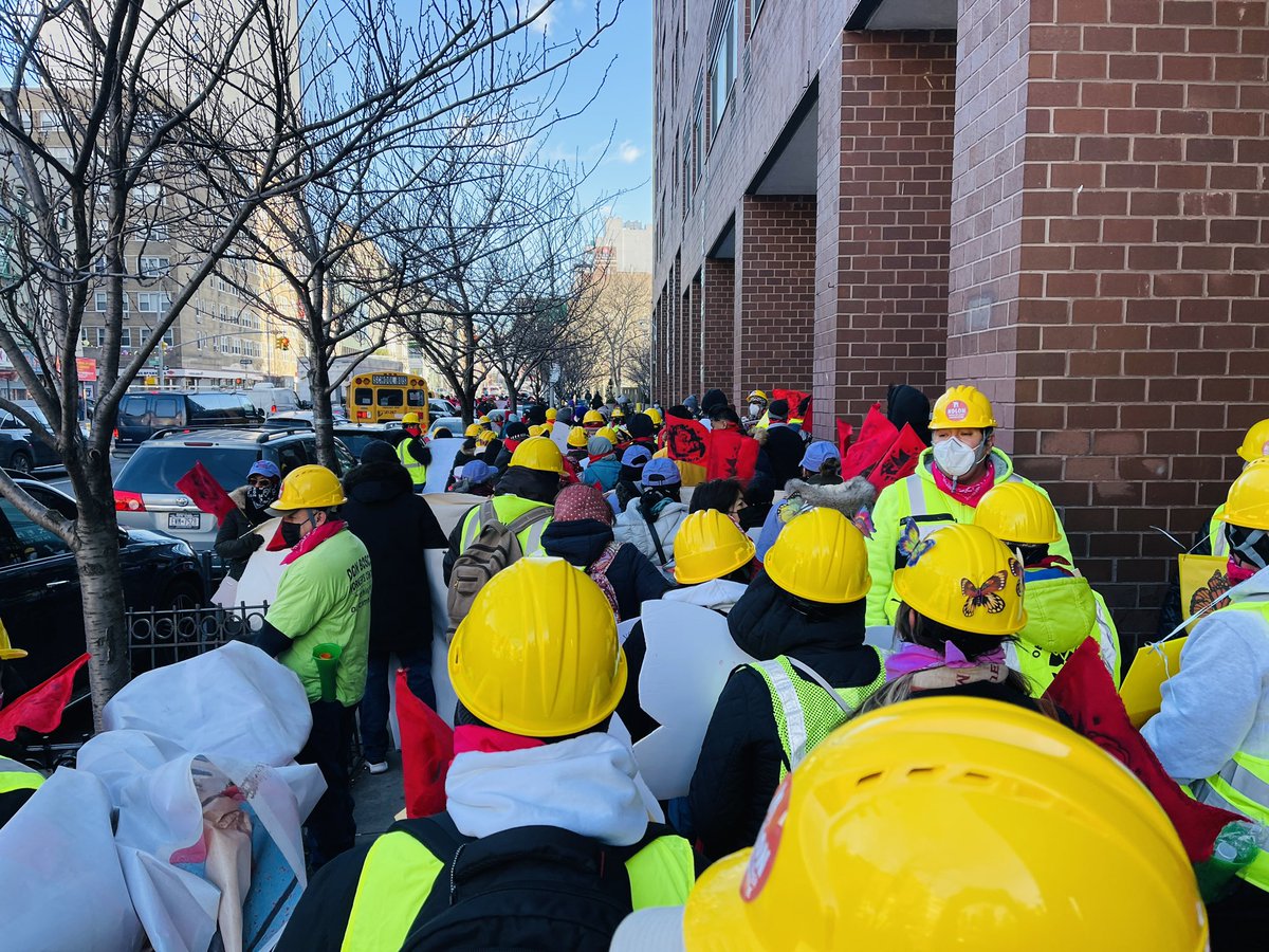 FEWCoalition's tweet photo. 🚨 Excluded workers are gathering in Manhattan and in Brooklyn for a BIG demonstration! 🚨

Workers in uniform, holding the tools of their trade, are ready for the major kick-off.

NY must act. It's time to:
➡️ Fully #FundExcludedWorkers
➡️ Pass #ExcludedNoMore https://t.co/4qUhFVe4T0