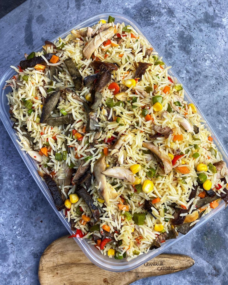 grandeurcaterng's tweet image. Have you tried any meal from our rice variety yet? 🥵
Send that DM to place your order today and be glade you did 🤗

Titi Wema Urgent 2k #DavidoattheO2