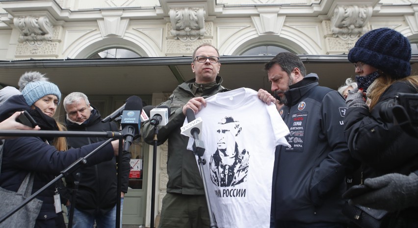 Dlavolo's tweet photo. Game, set and match. 
Salvini umiliato in Polonia. https://t.co/mIe18O8Pt6
