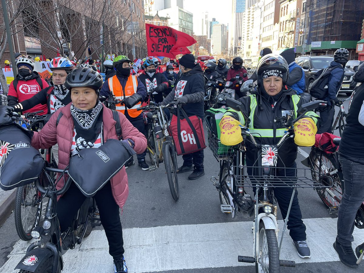workersjusticep's tweet photo. 🚨Deliveristas + Day Laborers are gathering in Manhattan for a BIG demonstration!🚨

“We’re helping to keep New Yorkers safe &amp; moving forward. We deserve to have a fund that keep us moving forward too” - @workersjusticep 

➡️ Fully #FundExcludedWorkers
➡️ Pass #ExcludedNoMore https://t.co/asVVXXfY93