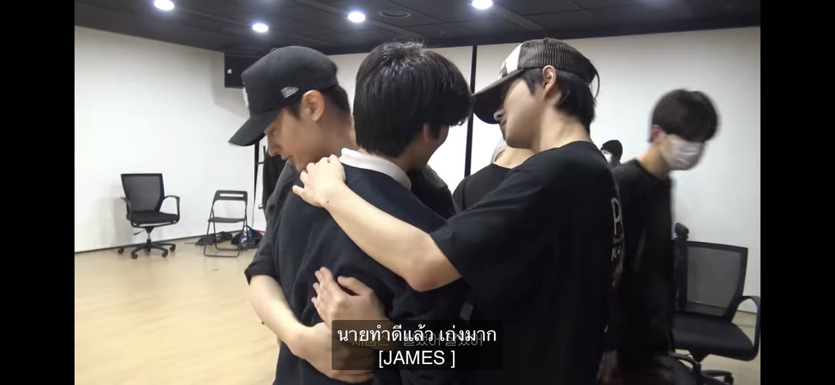 urcailee's tweet photo. ค่ายมาตรฐานสูงมาก ทั้งๆที่ทำออกมาดีขนาดนั้น ดูแล้วเครียดตามเลย พวกนายต้องกดดันมากแน่ๆ แต่เราเชื่อว่าต้องเดบิ้วออกมาได้ดีมากๆ อย่าเจ็บป่วยอีกเลยนะ พี่ยอร์ชก็เหมือนกันอย่าเครียดเยอะนะ เราจะซัพพอร์ตพวกนายอย่างดีที่สุด ให้สมกับความพยายามของพวกนายเลยยย✌🏻 เก่งทิ่สุด💗#TraineeA #YORCH https://t.co/GoFLMXvMRC