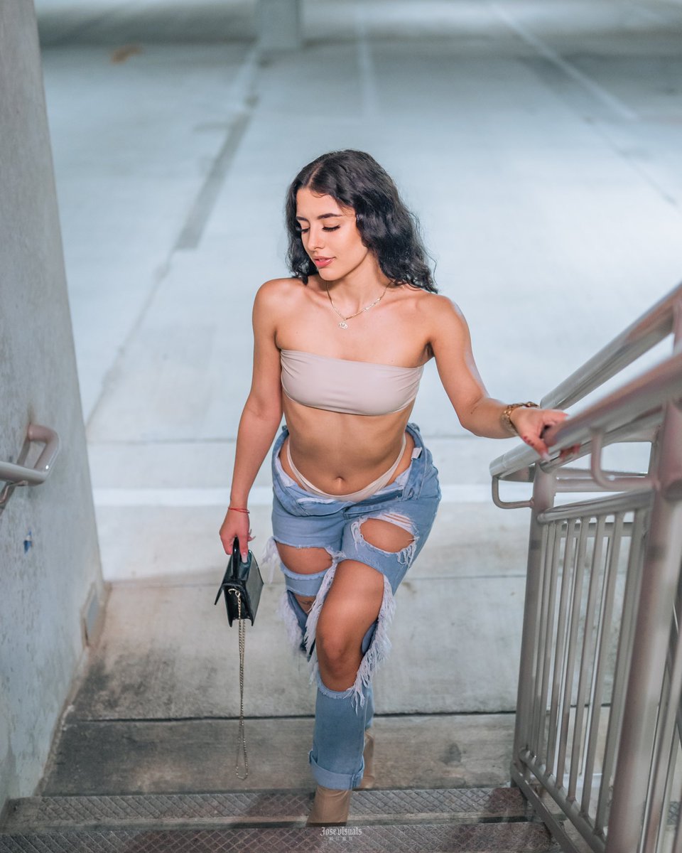 xoolianaa's tweet photo. hi twitter, im back 🛬 https://t.co/zxAf3L1Zdn