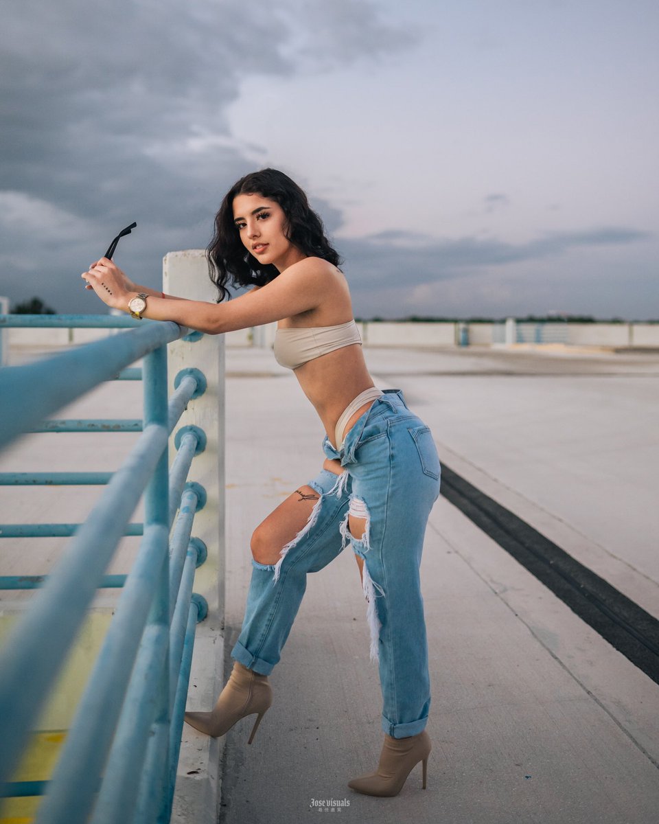 xoolianaa's tweet photo. hi twitter, im back 🛬 https://t.co/zxAf3L1Zdn