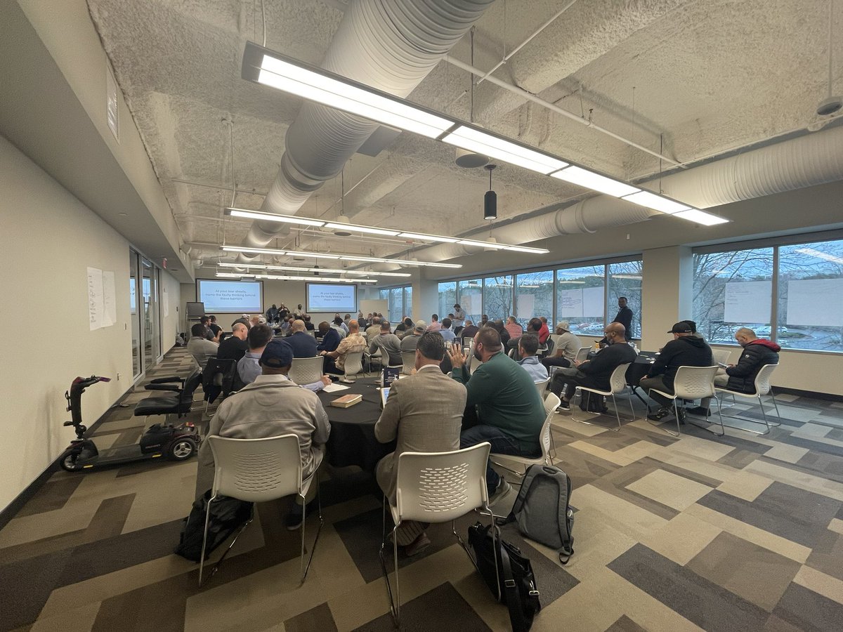 noaholdham's tweet photo. Day 2 of @sendnetwork orientation has begun. Equipping sessions on Family/Brotherhood, Multiplication &amp; Restoration by region. Plus, a full room of SN Español planters. Over 50! #everywhereforeveryone https://t.co/iDsqHiOnX7