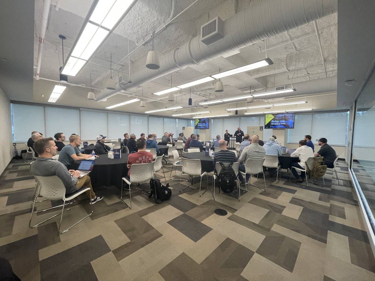 noaholdham's tweet photo. Day 2 of @sendnetwork orientation has begun. Equipping sessions on Family/Brotherhood, Multiplication &amp; Restoration by region. Plus, a full room of SN Español planters. Over 50! #everywhereforeveryone https://t.co/iDsqHiOnX7