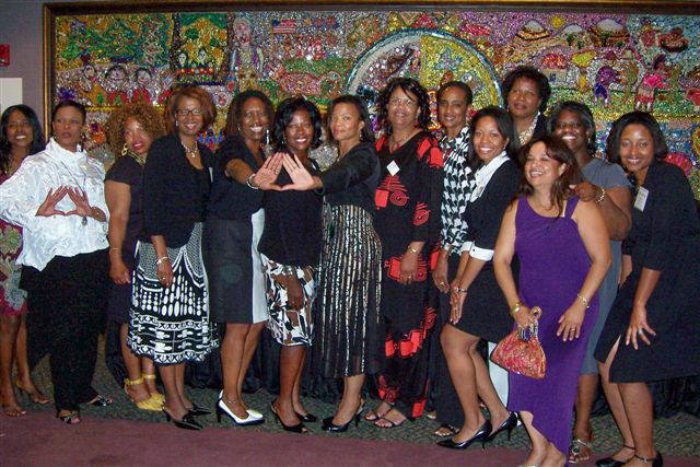 MarquetteU's tweet image. 👩🏽‍🎓👩🏻👱🏼‍♀️👩🏿 For over a century, women have shattered ceilings and broken boundaries at @MarquetteU. In honor of #InternationalWomensDay, reply with the name of a Marquette woman who inspires you.⤵️ #WeAreMarquette!