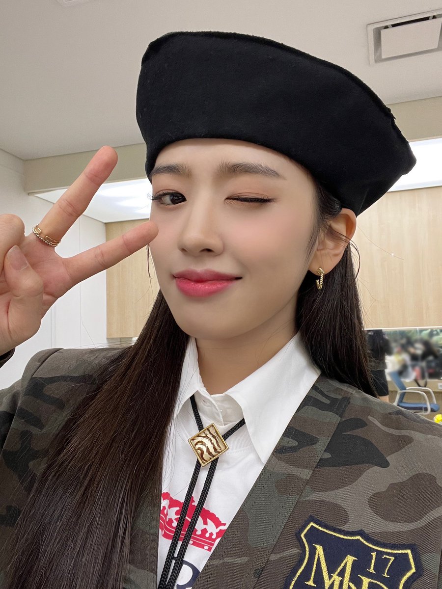 IVEstarship's tweet photo. 📸
220308 #채널A #강철부대2 완료 💕

아기 강아지 대원! 안 유 진❕🐶
배시시한 햇살 비타민 웃음과
열정을 감추지 않는 리액션으로
오늘도 귀엽기 임무 완료했습니다 ☑️

#IVE #아이브
#YUJIN #유진 https://t.co/K0KhpzhfxE
