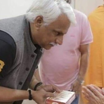 REAL___HINDUVT's tweet photo. मेरे एकाउंट लिस्ट में जितने मोदी जी योगी जी पुष्पेंद्र कुलश्रेष्ठ जीडी बक्शी  समर्थक राष्ट्रवादी भाई बहन है वह एक बार राष्ट्रवादी @brajeshyadav001 को फालो कर ले 5 मिनट अंदर फालो बैक अवश्य प्राप्त होगा।

https://t.co/8jzwOcD7Fg https://t.co/QLwgtwiBE9