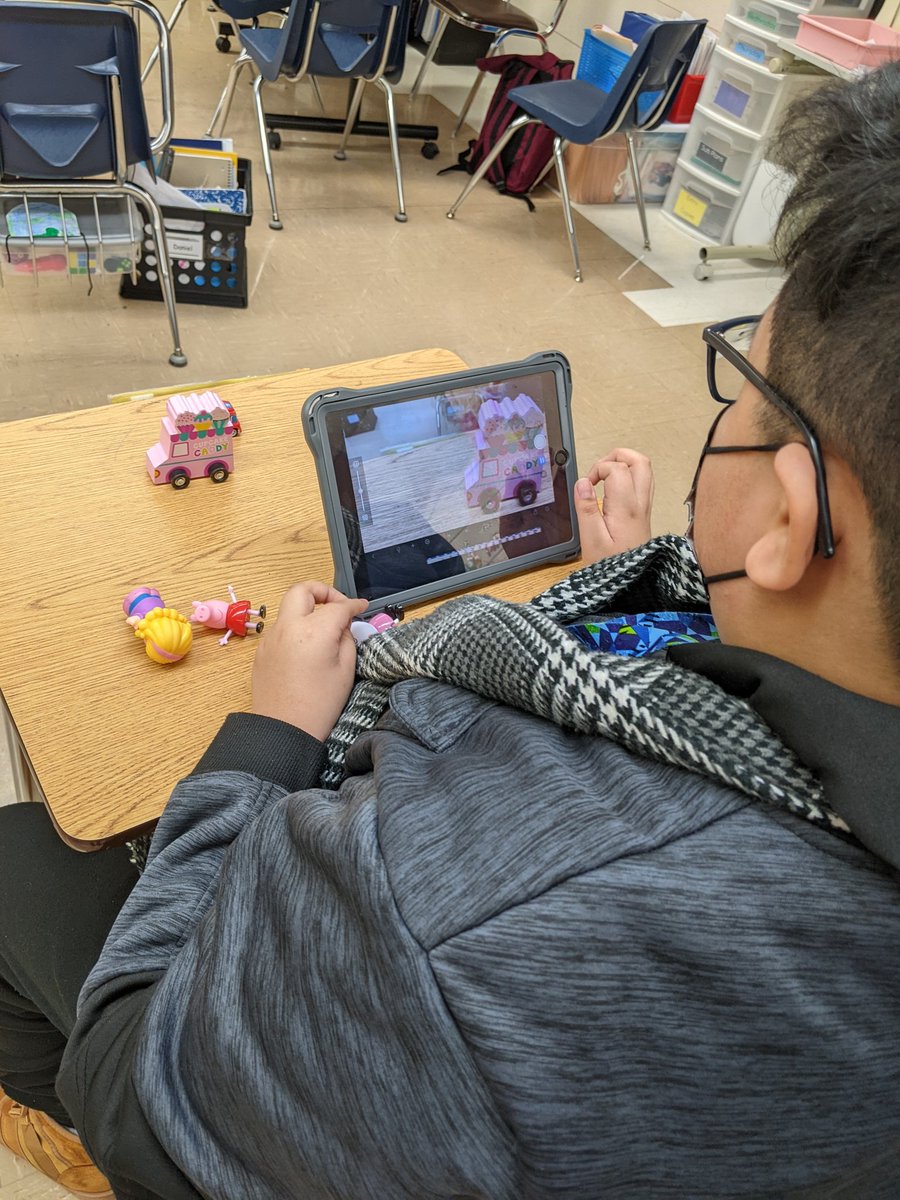 DanaWeberID's tweet image. Our @D33Leman students in STRIVE rocking their #stopmotion videos #ignitelms #d33pride @MrsRinaldiTech @GRodriguezTech