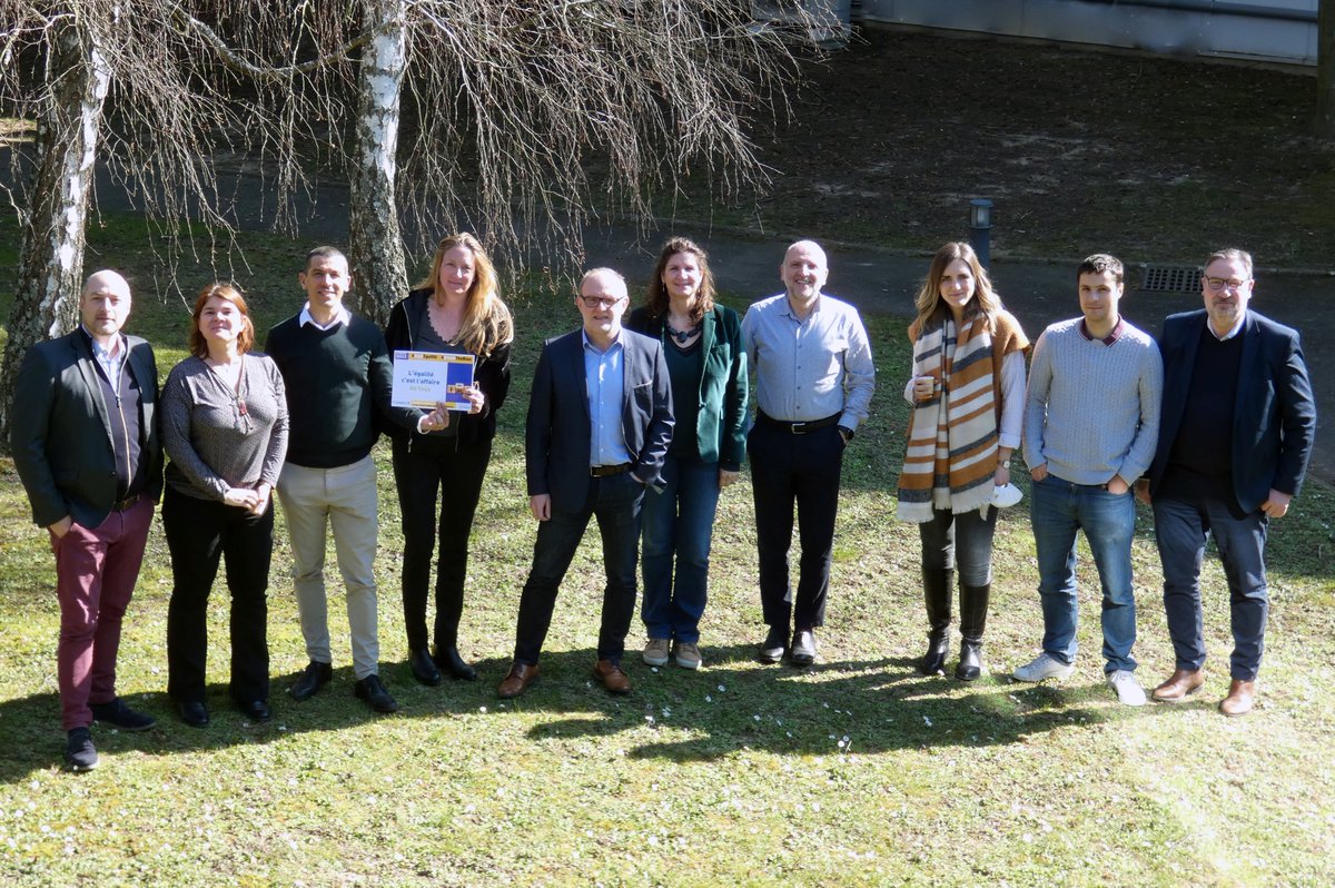 Le commerce est au cœur de leur métier mais aussi l'égalité au quotidien ! L'équipe du comité commercial de Ginger CEBTP profite de leur réunion en plénière pour s'engager le 8 mars en faveur de l'égalité. #IngéEgalité #BreakTheBias #ingenierie <a href="/Syntec_Inge/">Syntec-Ingénierie</a> -Ingénierie