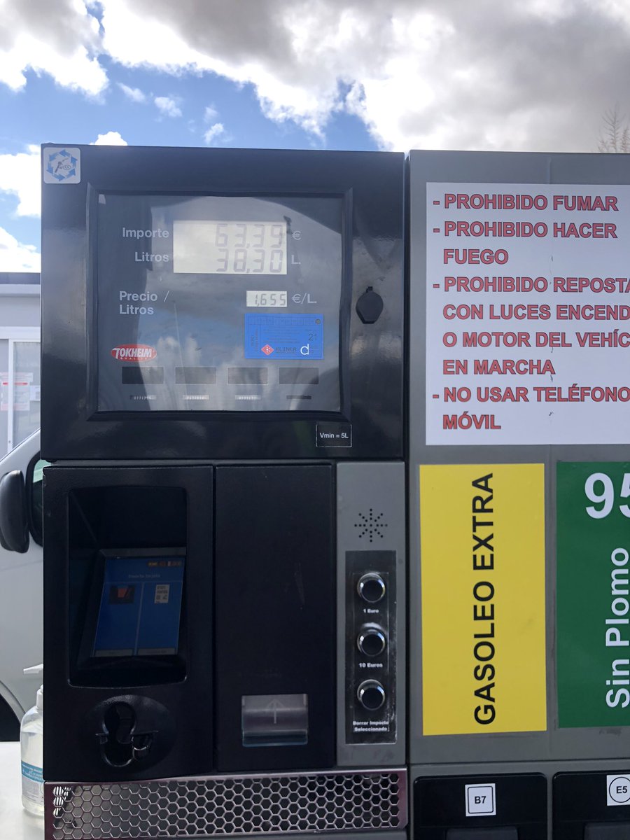 AlejandroSaez6's tweet photo. Diésel en gasolinera "low cost".   Nada que añadir https://t.co/BQeJnebi0C