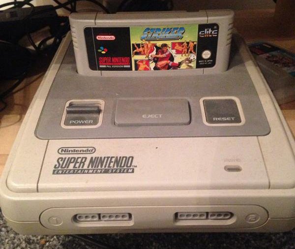 90sfootball's tweet photo. Retweet if you played this classic in the 90s... https://t.co/Bghj3QsLuE