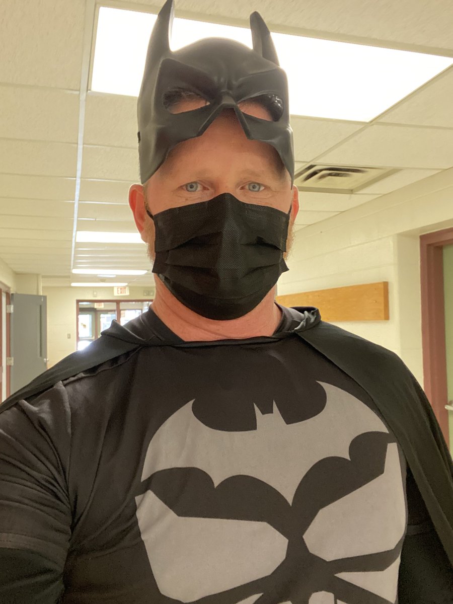 ckilleenddsb's tweet photo. Walking the halls @Lakeside_PS on Super Hero Spirit Day like … #LakesideEngagement https://t.co/K0j20n4qxC
