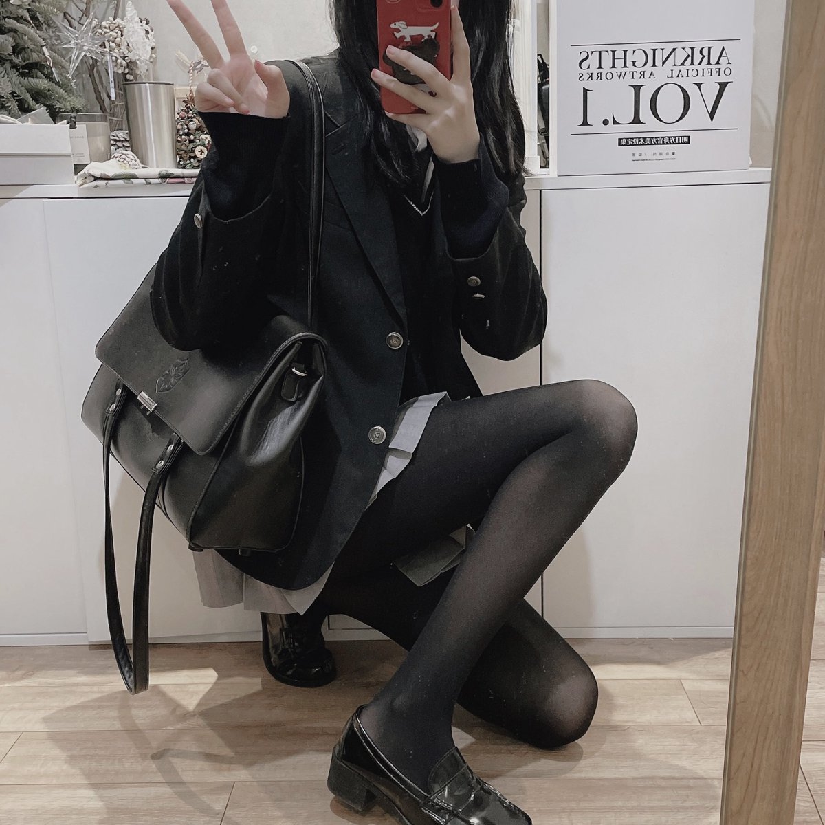 Nebuula1's tweet photo. All-Black 🖤Jk？ https://t.co/3vsxPL5hzE