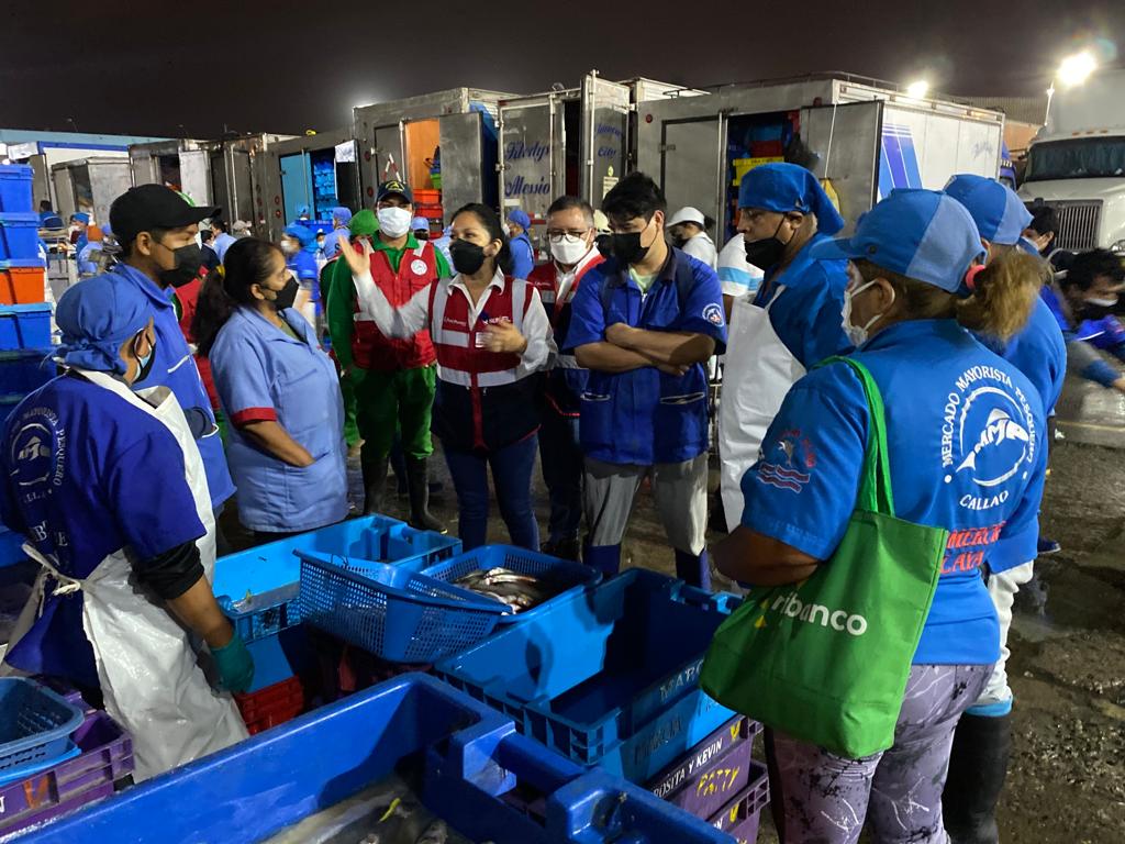 SunafilPeru's tweet photo. #Callao | Hoy, desde las 3.00 a.m., equipo de la #IRECallao, conjuntamente con los integrantes del Comité de seguridad y salud en el trabajo y representantes de la empresa FELMO S.R.L.T.D.A. realizaron recorrido por las instalaciones del Terminal Pesquero de #Ventanilla. https://t.co/MKb03kUrNk