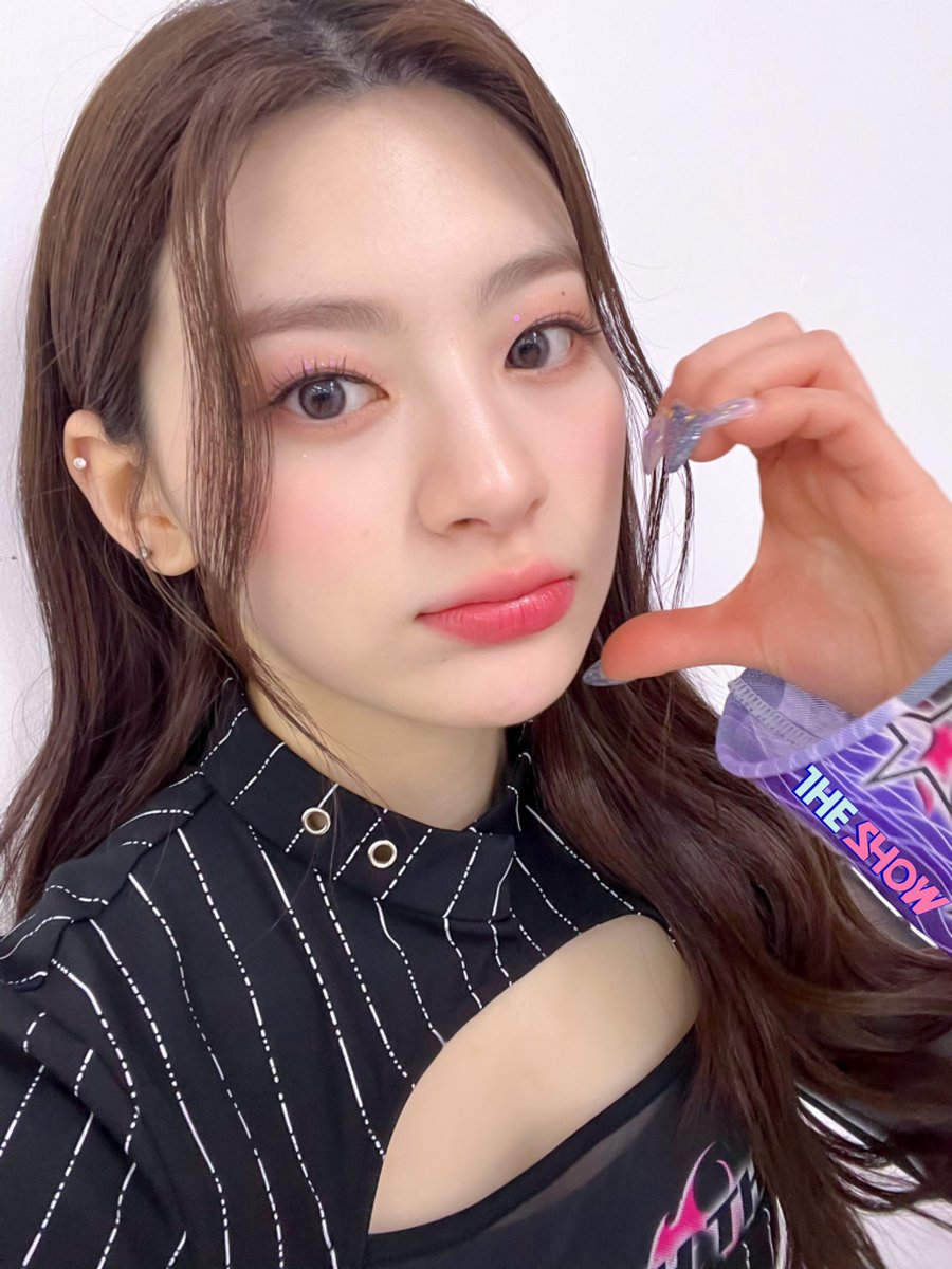 picseeun's tweet photo. the show update https://t.co/J4vY8QkmvA