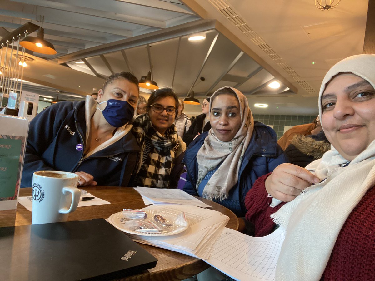 Asmah (@asmahbi2) on Twitter photo More than 120 students through the doors of the social kitchen <a href="/MyBCU/">Birmingham City University</a>. Lots of purple badges dished out, pizza š pop and a hello from some of the Deputy Leads and S.Lecturers & Lecturers! #belonging More than 120 students through the doors of the social kitchen <a href="/MyBCU/">Birmingham City University</a>. Lots of purple badges dished out, pizza š pop and a hello from some of the Deputy Leads and S.Lecturers & Lecturers! #belonging
