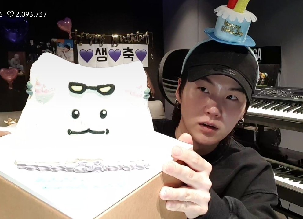 SpringDday7's tweet image. Yoongi Con el paso del tiempo en cada uno de sus Cumpleaños.