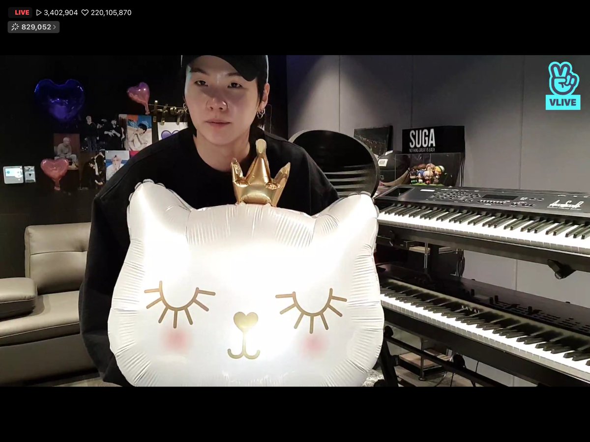 邃袤碧落 人世辽阔
愿你
百事从欢 顺颂事宜
生日快乐 我的偏颇 #HappyBirthdaySUGA