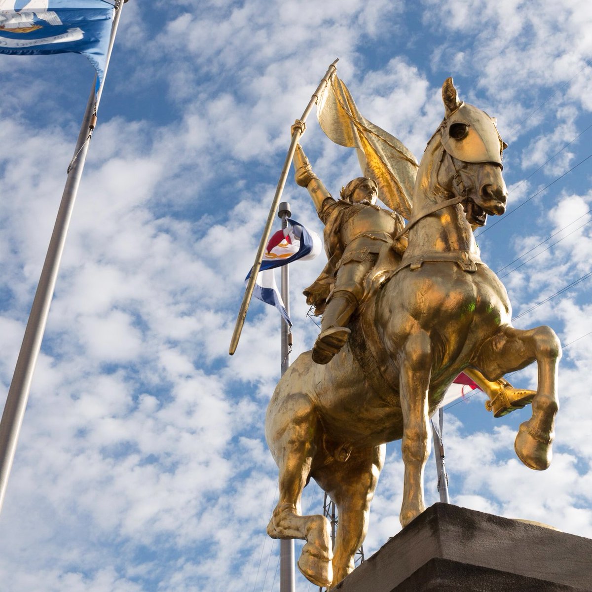 here's to this 🇫🇷 heroine on #InternationalWomensDay, in all her golden glory in New Orleans! #thefrancophiles