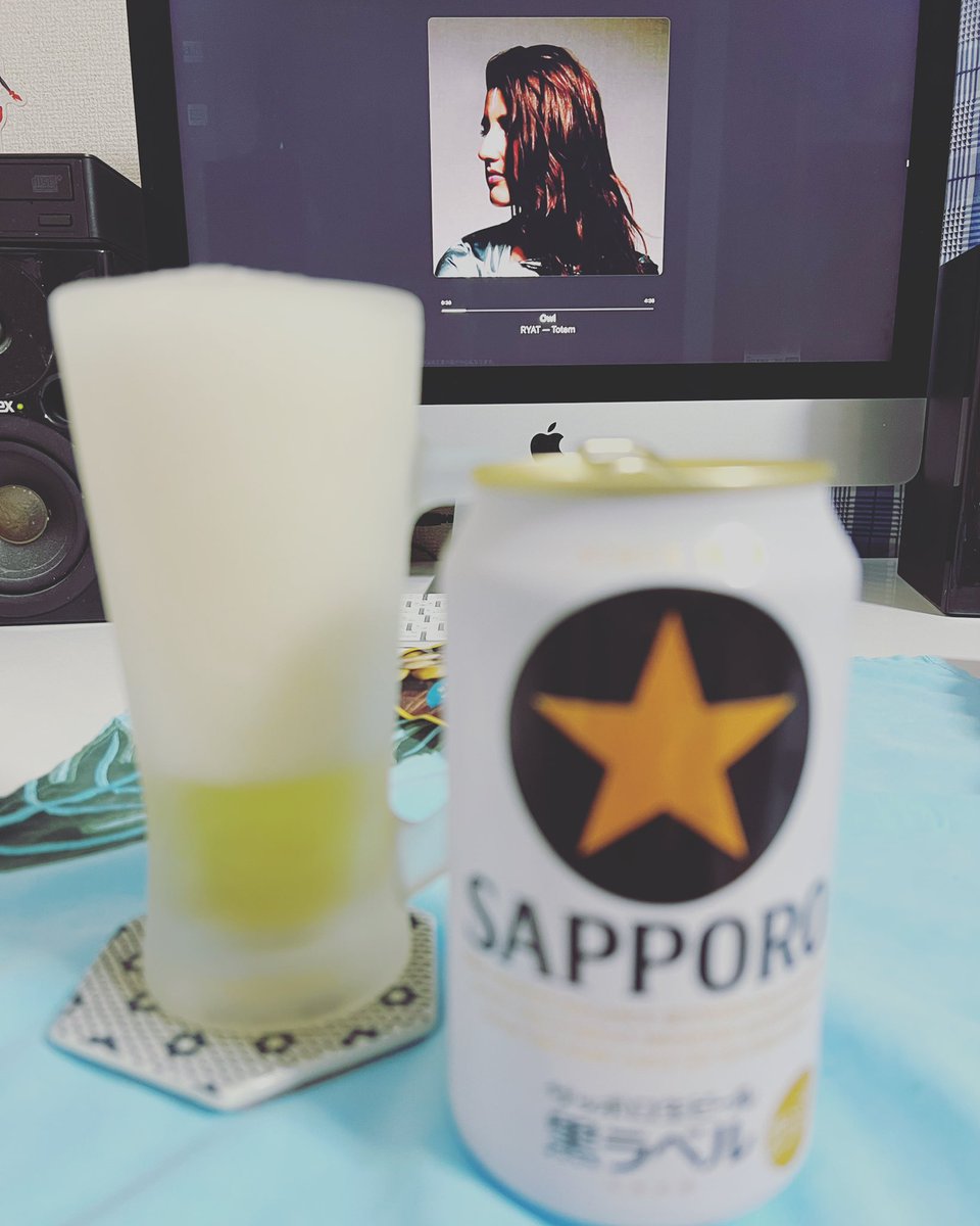 JyutakaB's tweet photo. 定点観測ビール🍺#ビール #黒ラベル #ryat https://t.co/G9sk4Fl0gH