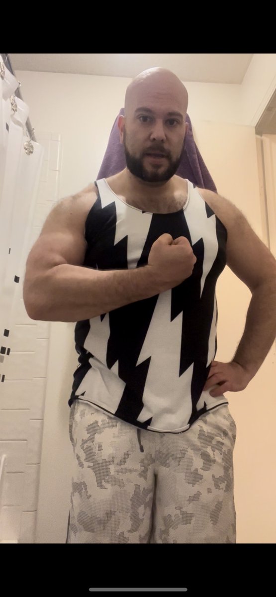 Feeling big and did a custom video for my Sir. Happy #chestday to me!