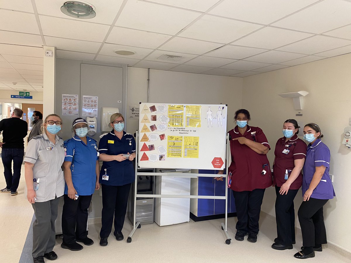 Day 2 of ‘Spring Refresh’ 🌼 across @UHCW_TraumaNeur, focusing on Pressure Ulcer Prevention 🛑 Lots of questions & engagement from our workforce 👍🏻#teamT&N @TVN_UHCW @UHCWP2E @sarahha11609840