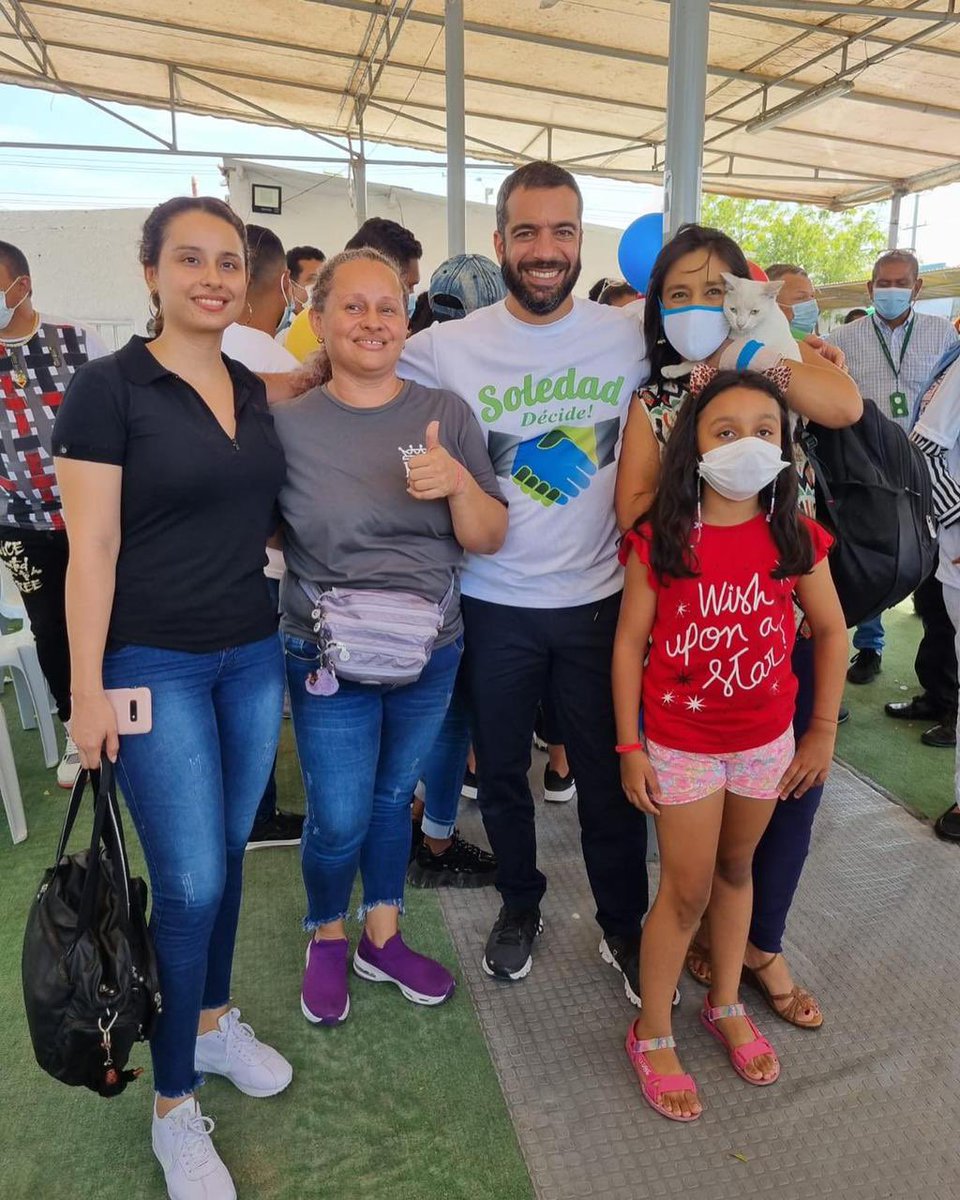 ArturoCharC's tweet image. Soy muy afortunado de estar acompañado en mi recorridos de mujeres admirables. !GRACIAS! Porque sin su apoyo incondicional, no lograríamos nuestras metas.  Por eso seguiremos trabajando desde el Congreso por la igualdad de oportunidades para todas. ¡Feliz día de la Mujer! #CR3