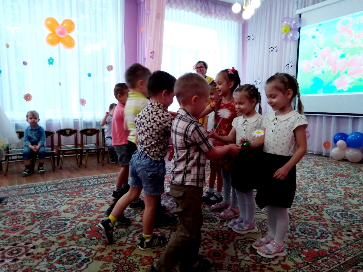 ds56_tgl's tweet photo. @ds56_tgl поздравляет всех женщин с праздником Весны! Желаем всем здоровья, красоты и много радости 💐💐💐 https://t.co/kHdlahDJjR