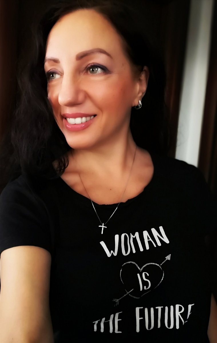 lluana29's tweet photo. Same thoughts for a different March 8th.
Dear ladies, be courageous and genuine. Stand up for what you believe. Be sure you have a good story to tell.
Always keep your femininity; don't give up to ethics and morality; fight for what makes you happy.
#8thMarch #IWD2022 #WomensDay https://t.co/y27l1q1fOb