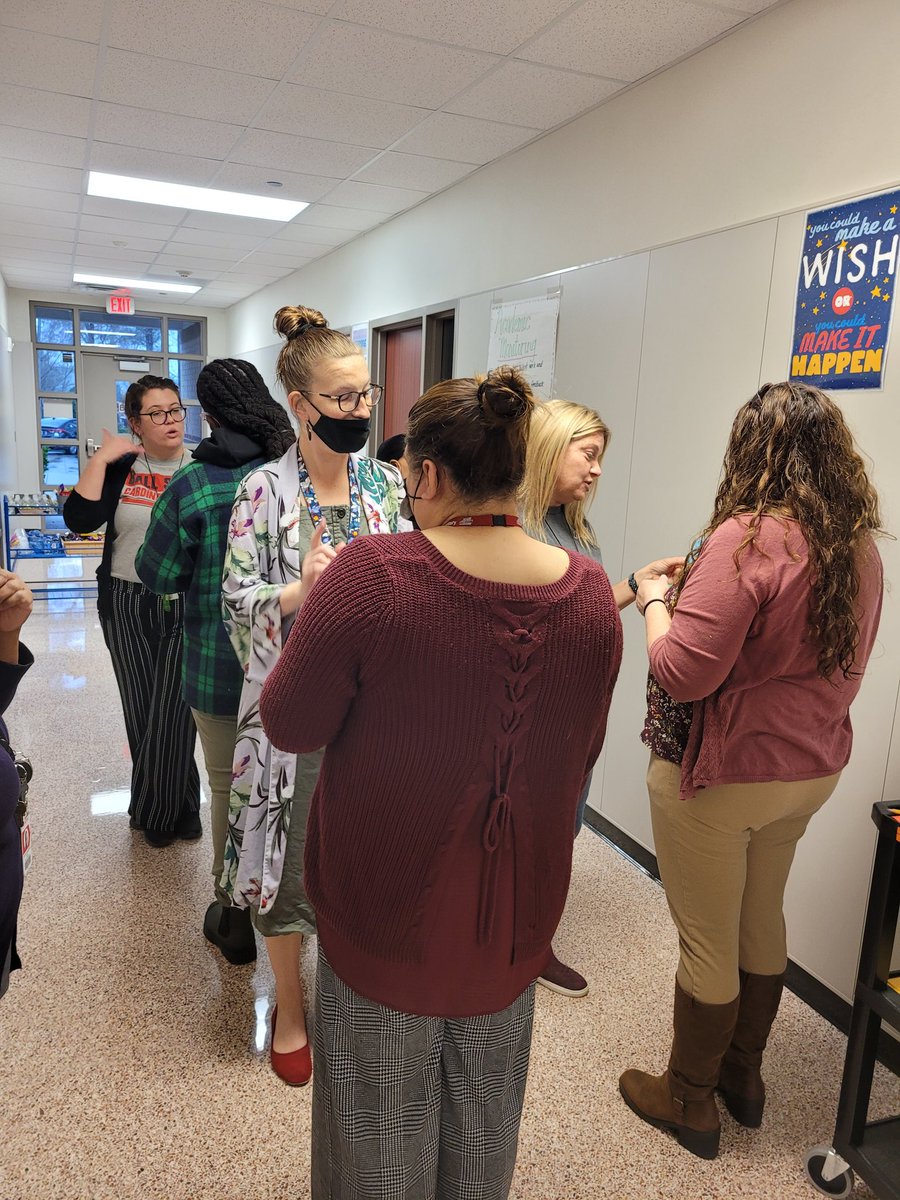 mrsfreeman79's tweet image. Starting today's CBPLS at @OgdenES_AISD with @EllevationEd strategy "Inside Outside Circles". Principal @AshleyJ146_ even joined in on this activity! Excited to see this strategy in the classrooms! #putmeincoach #Ellevation
