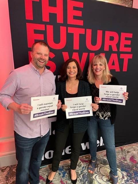 Celebrating #InternationalWomensDay with my Honeywell colleagues! #breakthebias #InternationalWomensDay2022