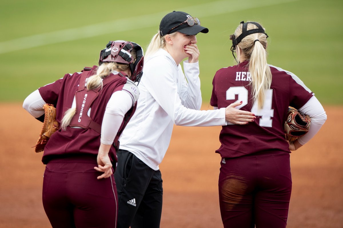 AggieSoftball's tweet photo. To the women who lead us, thank you for inspiring us to lead the next generation. 

Happy #InternationalWomensDay!✨

#GigEm | #WomensHistoryMonth https://t.co/70ZKEAUOMV