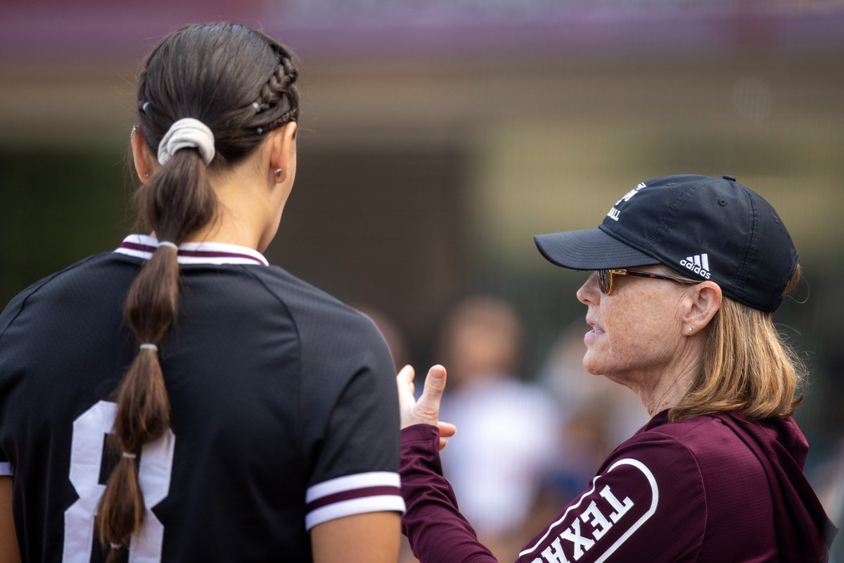 AggieSoftball's tweet photo. To the women who lead us, thank you for inspiring us to lead the next generation. 

Happy #InternationalWomensDay!✨

#GigEm | #WomensHistoryMonth https://t.co/70ZKEAUOMV