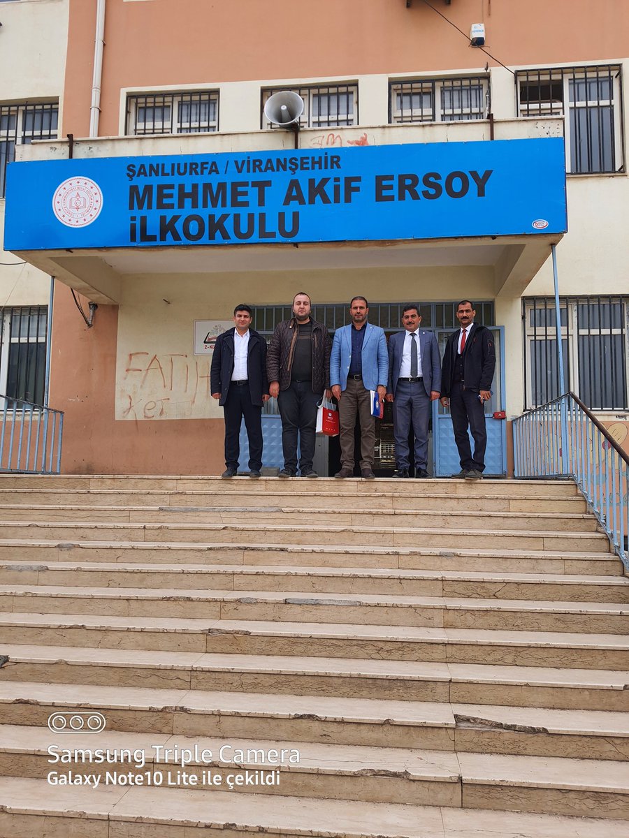 Viranşehir Eğitim Bir Sen olarak ilçemizin farklı okullarındaki "Öğretmenler Odalarından " eğitime, eğitimciye, anı'mıza ve geleceğimize dair kaygıarımızı, sorun ve çözüm önerilerimizi konuşuyoruz. Katkı sunan  öğretmen ve idarecilerimize teşekkürler...