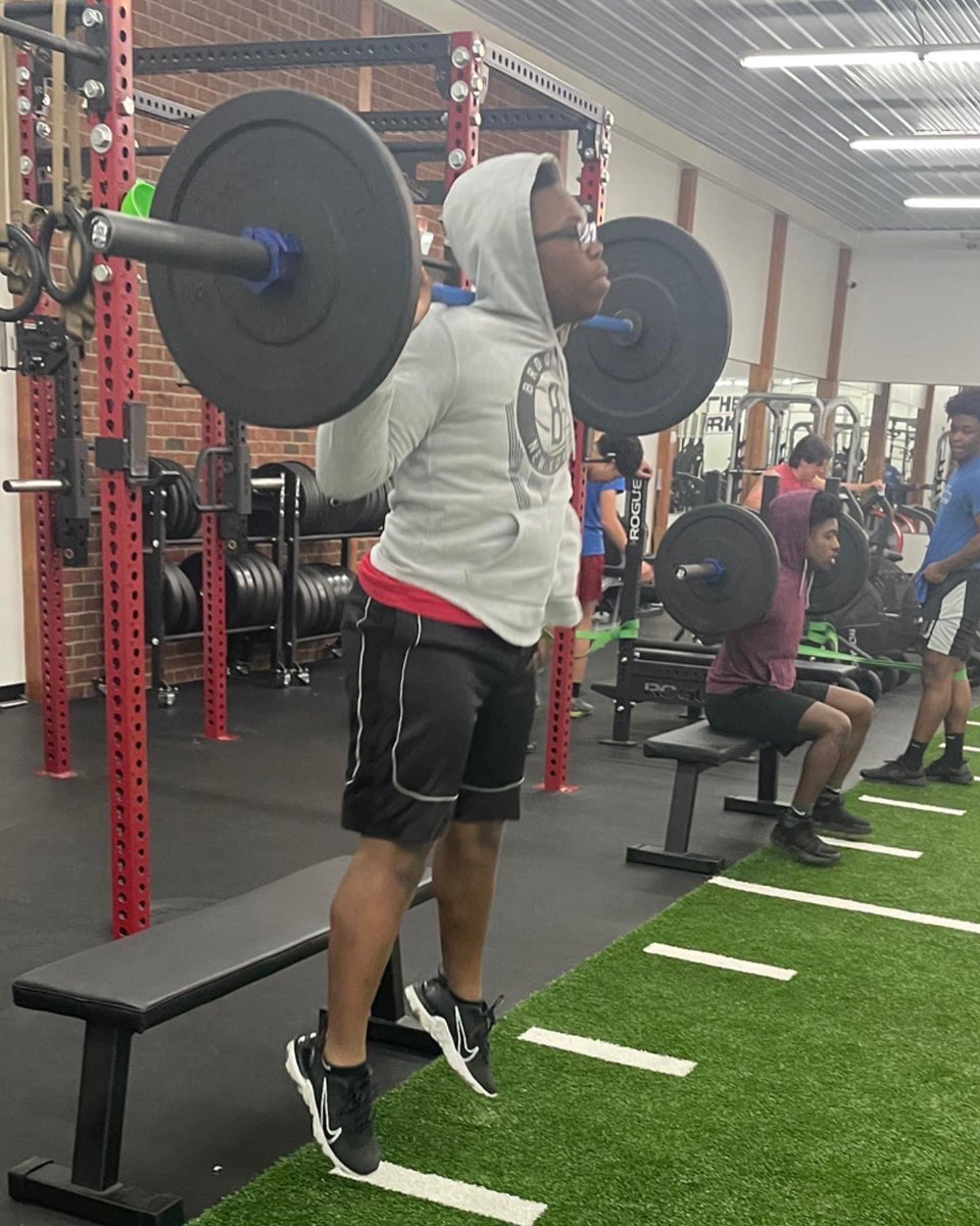 ArmedPHorce's tweet photo. Lower Body Explosion and Balance Focus 🦵🏾🦵🏾🦵🏾🦵🏾🦵🏾

#BBAATHLETICS
#ONYXFITNESSACADEMY https://t.co/jO3aQo0lCb