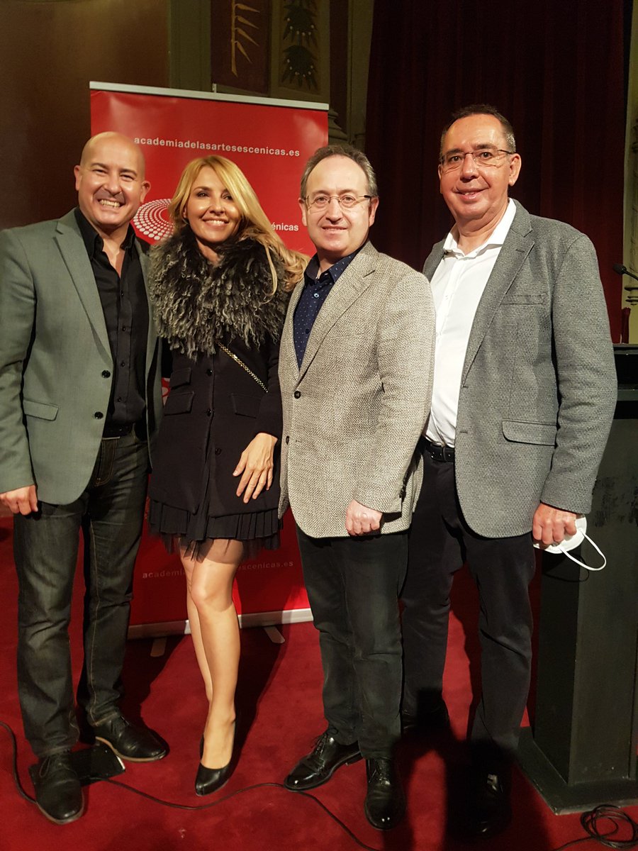 moisestve's tweet photo. Precioso homenaje el que ha brindado la @academia_aaee en el @ateneodemadrid a tres grandísimas artistas: Núria Espert, Isabel Penagos y Lucero Tena. Miy emotivo y brillante. Gracias,  @cayetanagc, @pilarjurado_ , Lluís Pasqual y @JCimarro .👏👏👏 https://t.co/YuThFySmH2