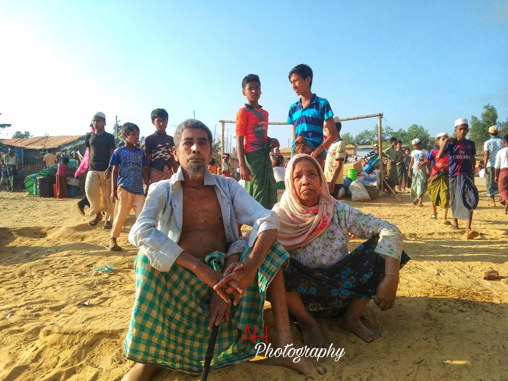 Today's fire victims who were trying to escape the massive fire which broke out today in Kutupalong, Camp-5.

Victims are always victimized! 

#MassiveFire
#RefugeeCamp
#Rohingya
#FireVictims