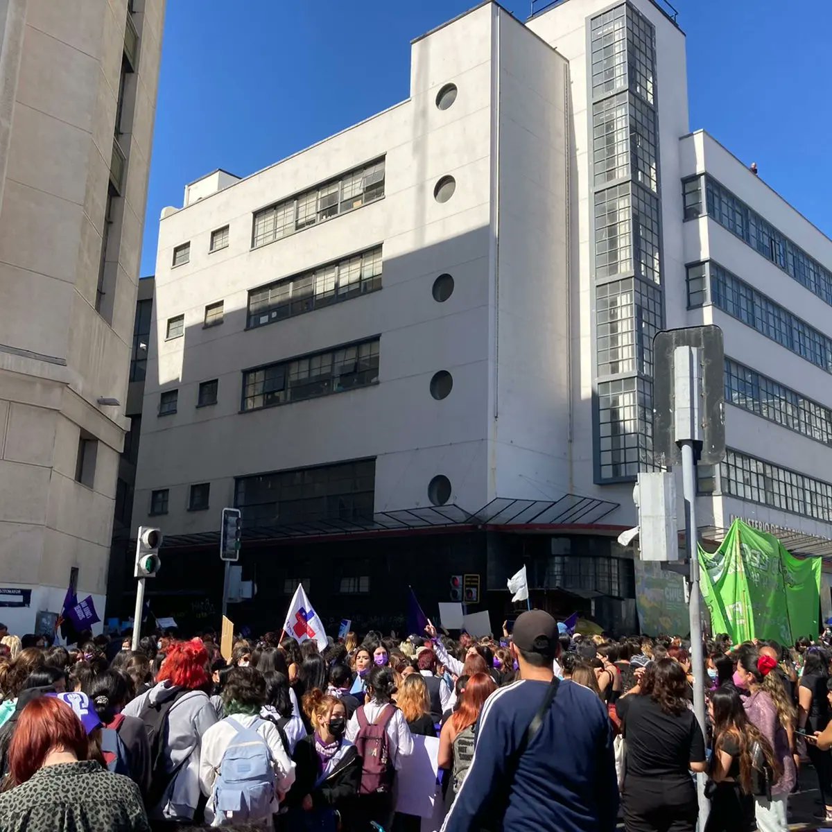 #8M2022 | Valparaíso

Miles de mujeres se reúnen para conmemorar el día de la Mujer Trabajadora e! Valparaíso.

#vamosporlavidaquenosdeben 
#Feminismos 
#Feminista