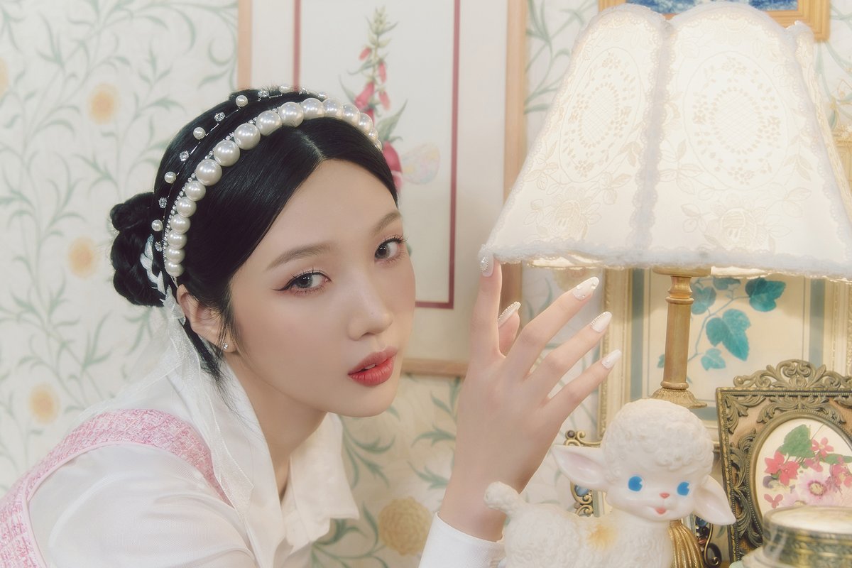 SEULMYE0N's tweet photo. god indeed was having such a great day the time he created joy https://t.co/7gSEbXArhJ
