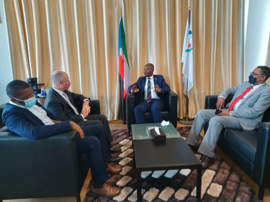 ITNHGEgabinete1's tweet photo. El encargado de negocios interino de la Embajada de Estados Unidos de América con acreditación cerca del Gobierno de Malabo Excmo. Sr.Gregory R.Morrison ha visitado hoy día 08 de Marzo las instalaciones del Instituto Tecnológico Nacional de Hidrocarburos. https://t.co/vqd5JMvfRn