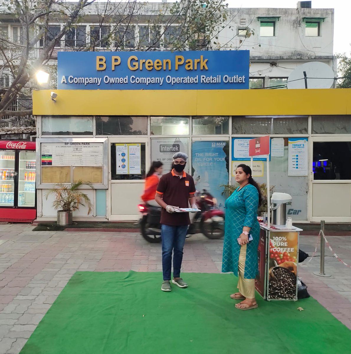 BPCLDelhiRetail Territory (@delhibpclretail) on Twitter photo Delighting our #women customers with <a href="/continentalkofi/">Continental coffee</a> on #WomensDay2022
#womeninfuelling #womenempoweringwomen #InternationalWomensDay #BreakTheBias <a href="/ArbBpcl/">BPCL ARB DELHI</a> <a href="/Kshitij1404/">KshitijM</a> <a href="/BPCLimited/">Bharat Petroleum</a> <a href="/BPCLRetail/">BPCL Energy Stations</a> Delighting our #women customers with <a href="/continentalkofi/">Continental coffee</a> on #WomensDay2022
#womeninfuelling #womenempoweringwomen #InternationalWomensDay #BreakTheBias <a href="/ArbBpcl/">BPCL ARB DELHI</a> <a href="/Kshitij1404/">KshitijM</a> <a href="/BPCLimited/">Bharat Petroleum</a> <a href="/BPCLRetail/">BPCL Energy Stations</a>