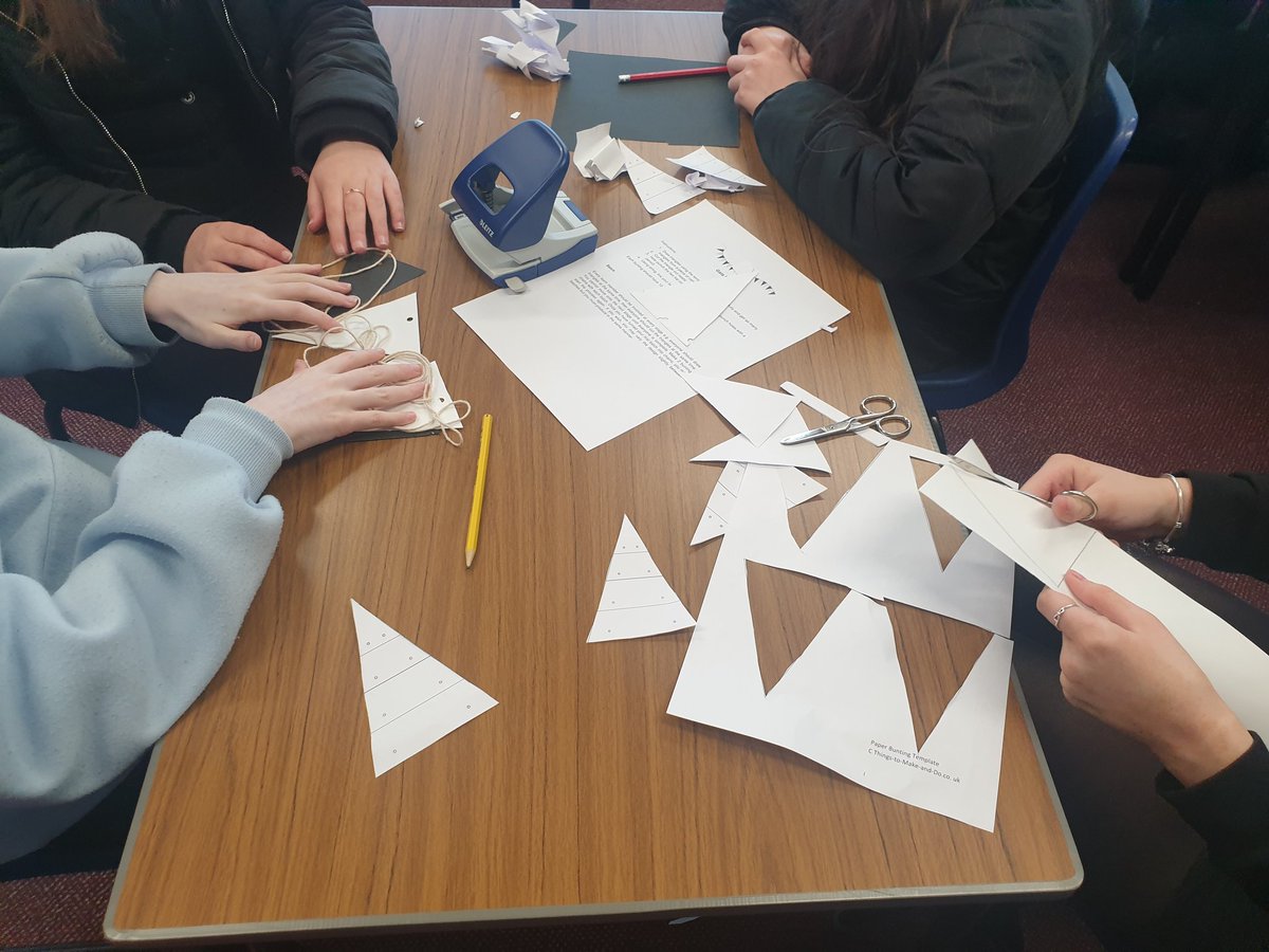 angeladimmock1's tweet photo. S3 Business making bunting with Job, Batch and Flow production methods @Gala_Academy https://t.co/TQG0QyT5fC