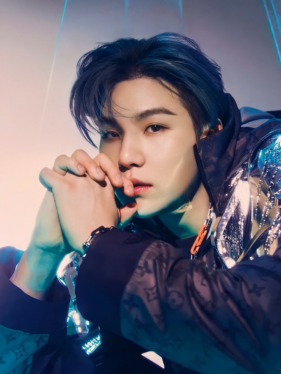 AgustinD85's tweet photo. Happy birthday to my best boy Min Yoongi @BTS_twt 💜
May your day onwards be full of happiness. Love you 😘
#HAPPYSUGADAY
#HappyBirthdaySUGA
#HappyYoongiDay
#MinSugaDay https://t.co/9nJscnHr2E