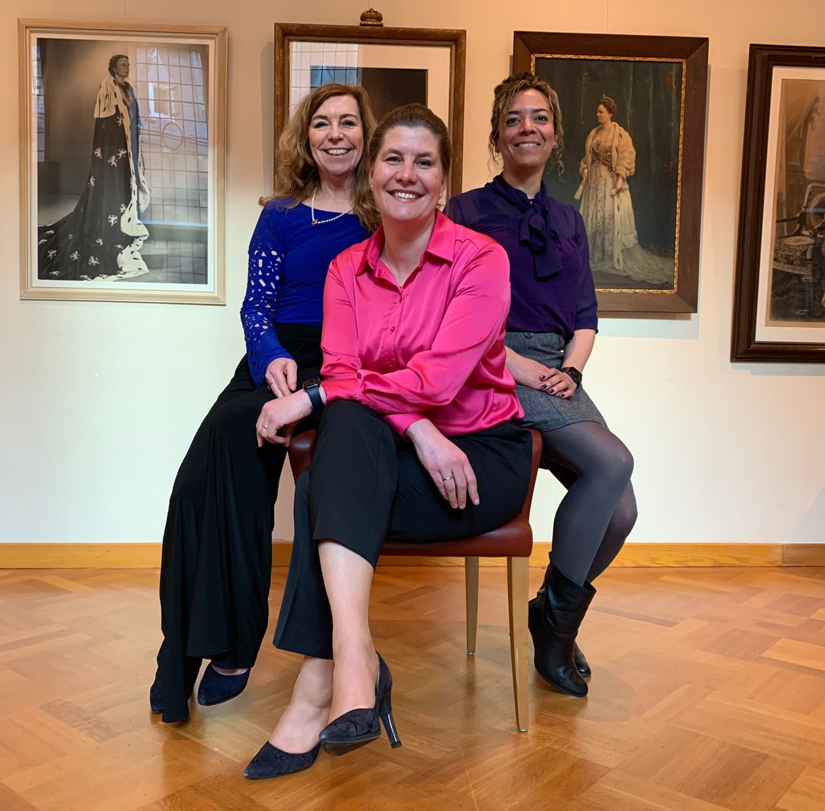 Ook wij vinden het vandaag een belangrijke dag: #InternationaleVrouwendag @MelissavHoorn1 @Fleurgraeper <a href="/MirjamWulfse/">Mirjam Wulfse</a>